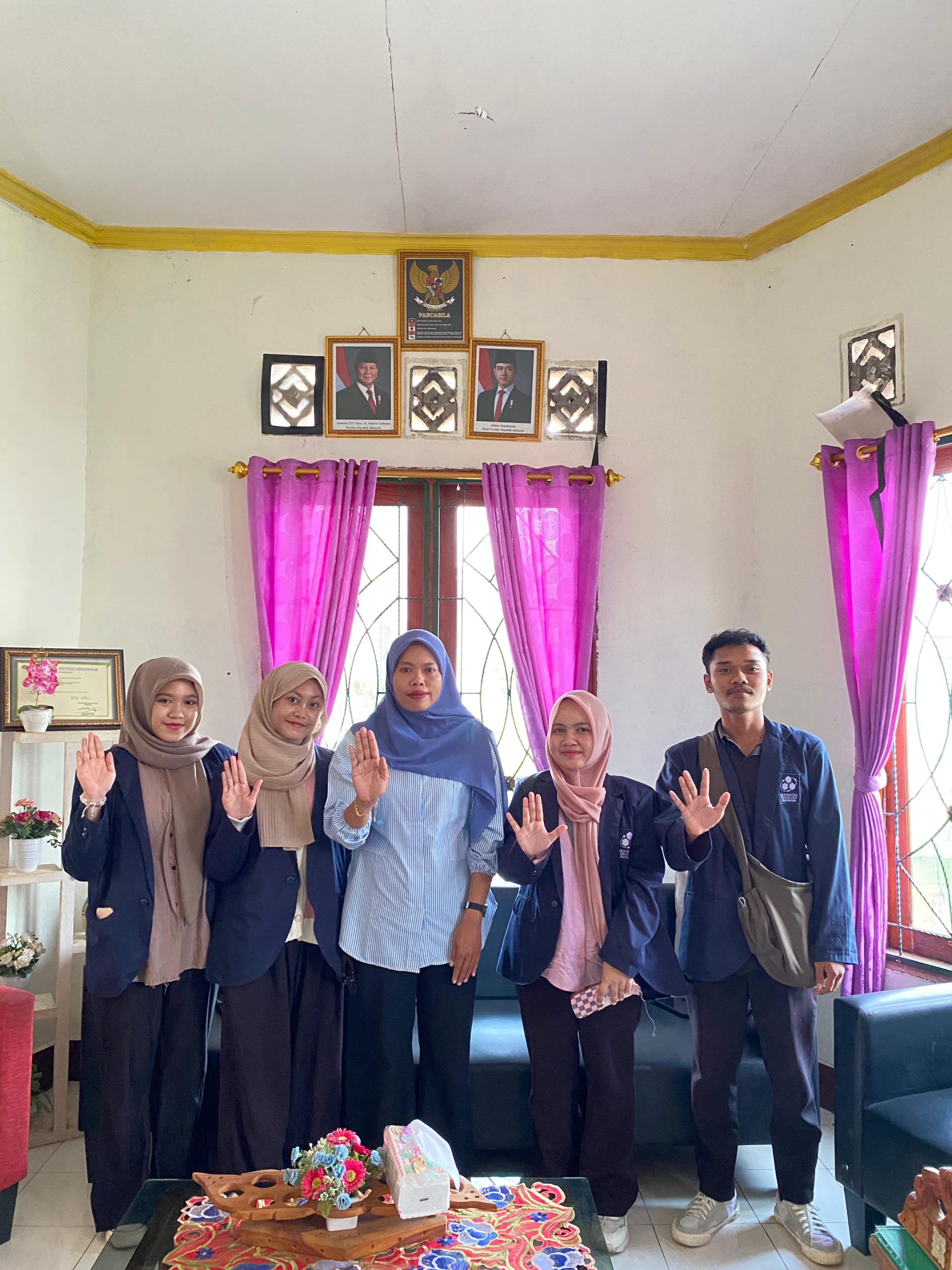 Membaca Realita Sosial dari Desa Pelat: Praktikum Lapangan Jejaring Sosial Mahasiswa UTS